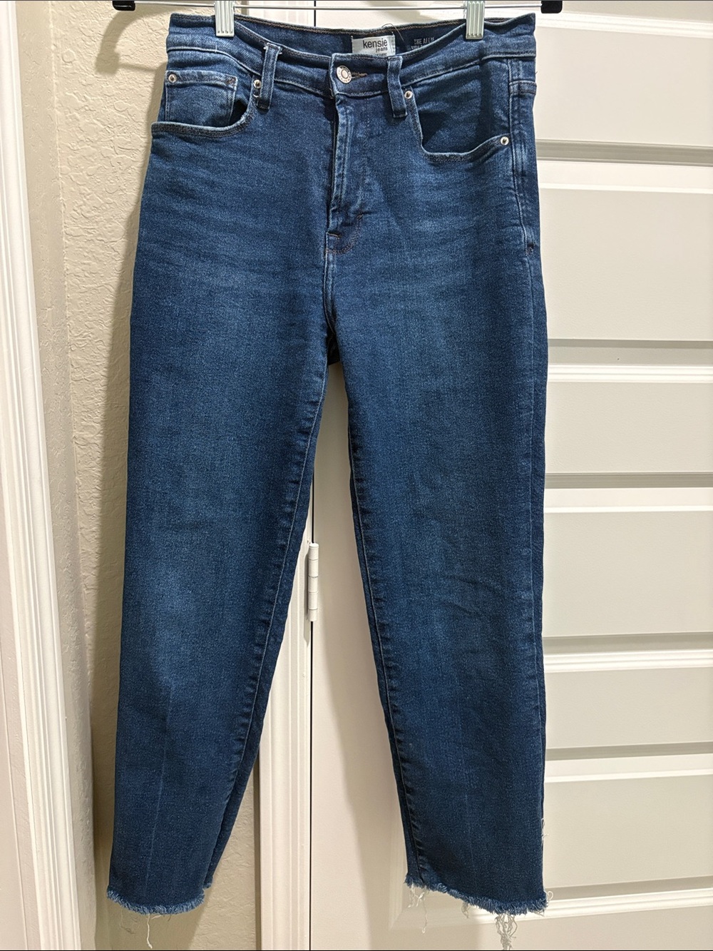 Kensie Dark Blue High-Rise Cropped Straight Jeans
